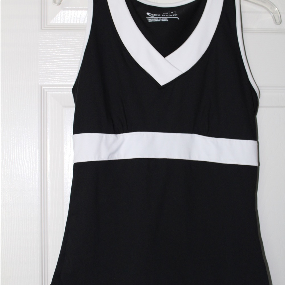 BLACK AND WHITE YOGA TANK TOP